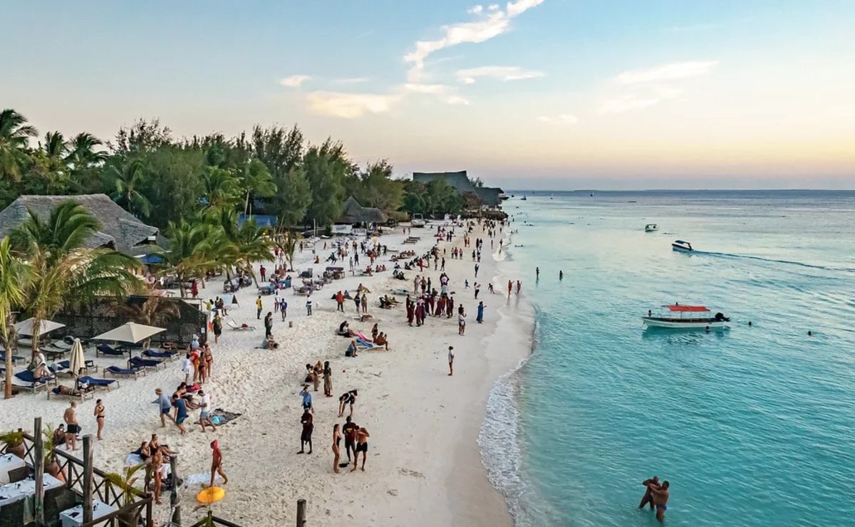 🇹🇿🇷🇺 Russian Tourists Stranded in Tanzania as Election Violence Disrupts Travel