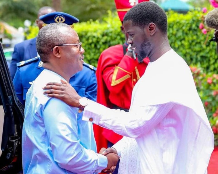 π¬πΌπΈπ³ Flight with a Coup