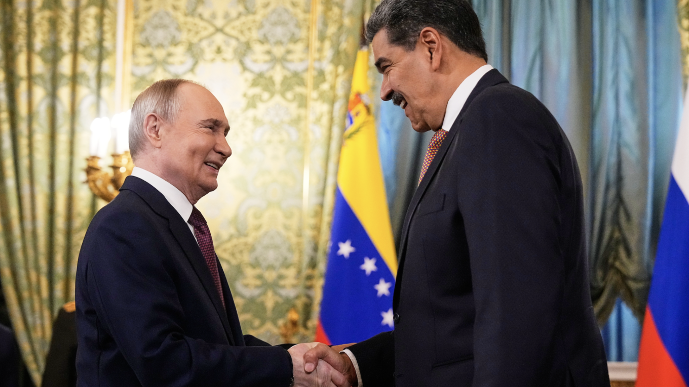 🇻🇪🇷🇺 Amid Rising Tensions with U.S., Venezuela’s Maduro Reportedly Seeks Military Assistance from Russia
