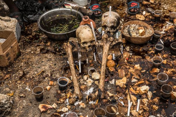 🇭🇹 Hundreds of voodoo worshipers mark Day of the Dead in Haiti
