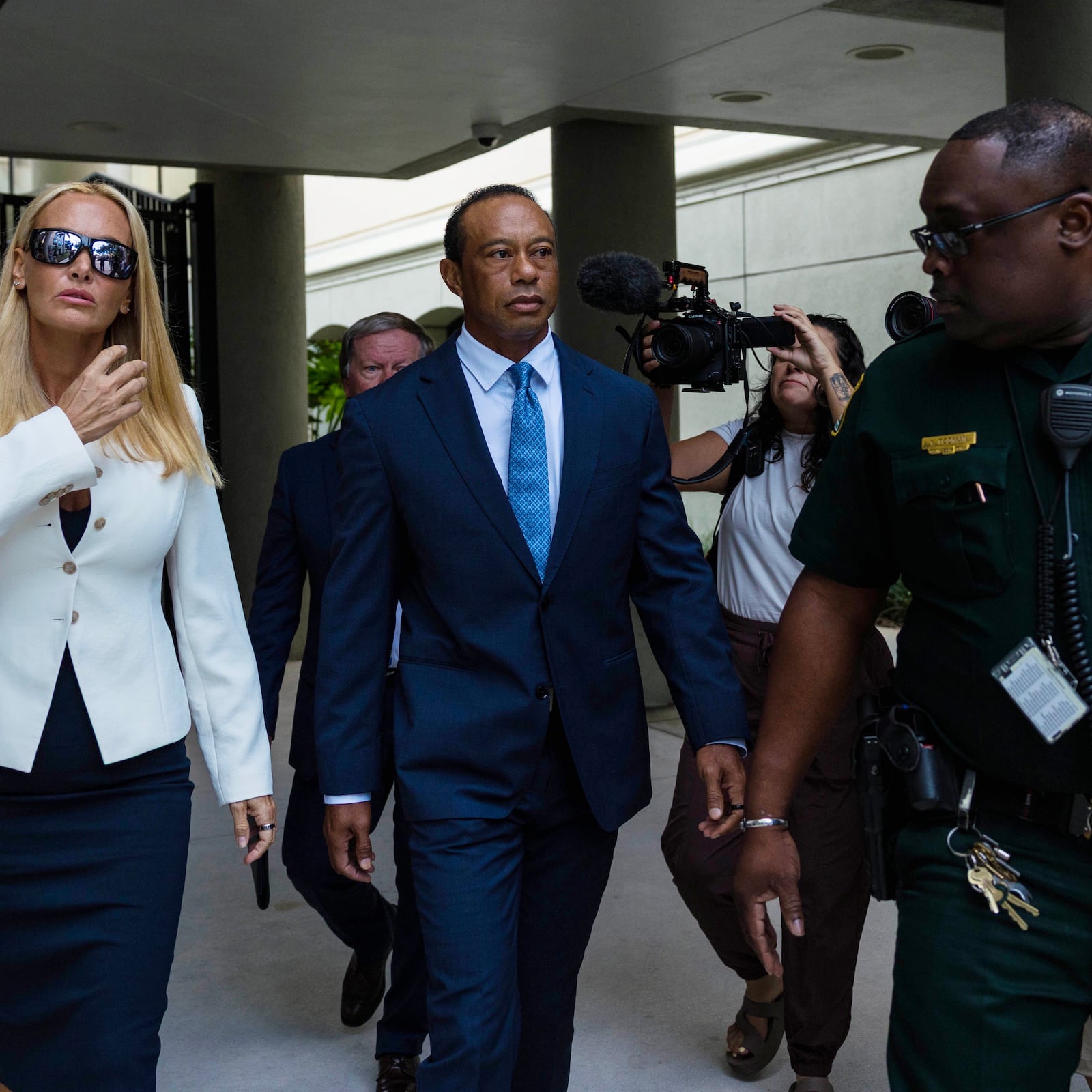 🇺🇸 Tiger Woods Accepts Plea Deal, Loses Driving Privileges for Five Years